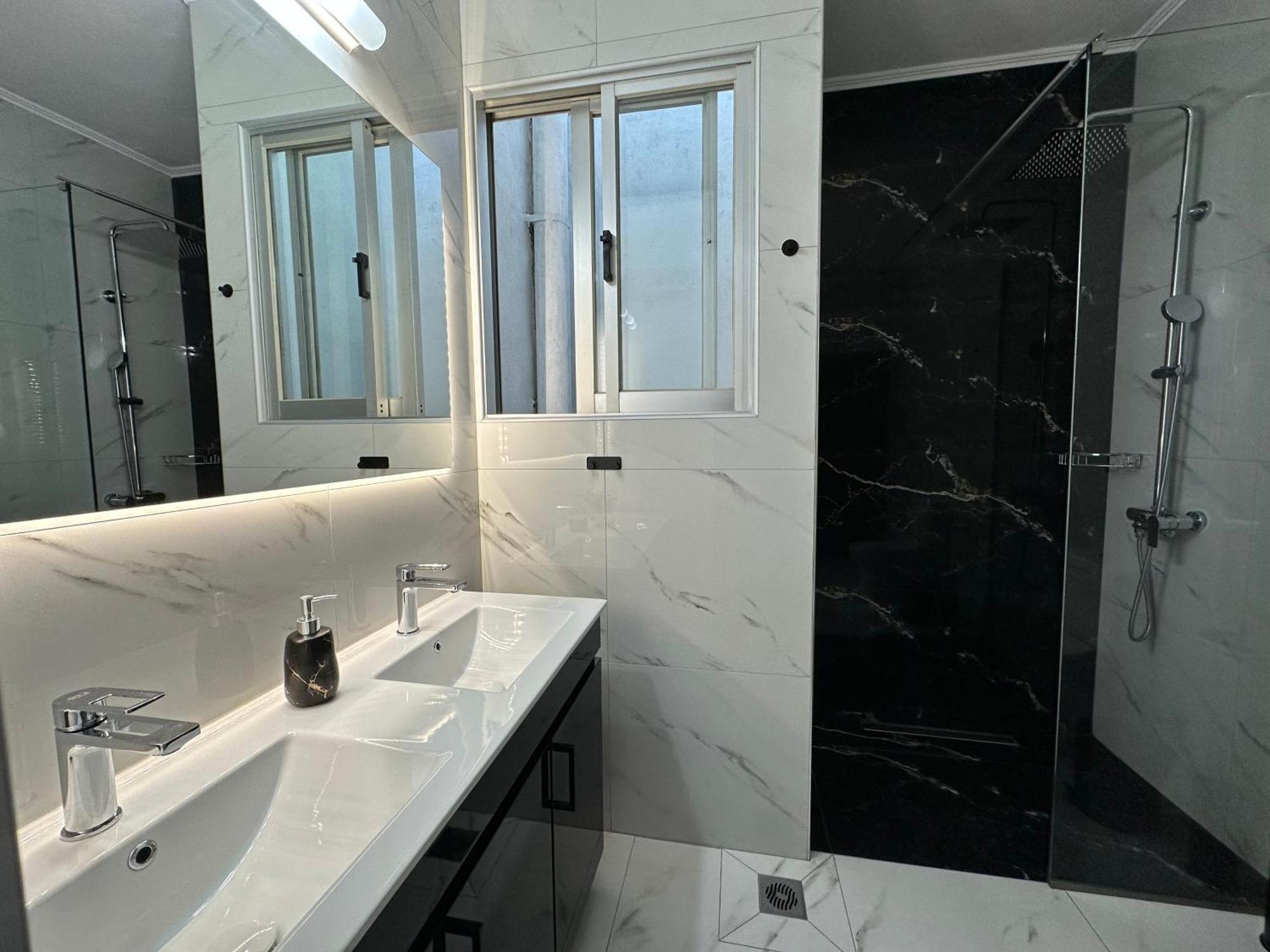 W Pearl Suite Néa Péramos 외부 사진