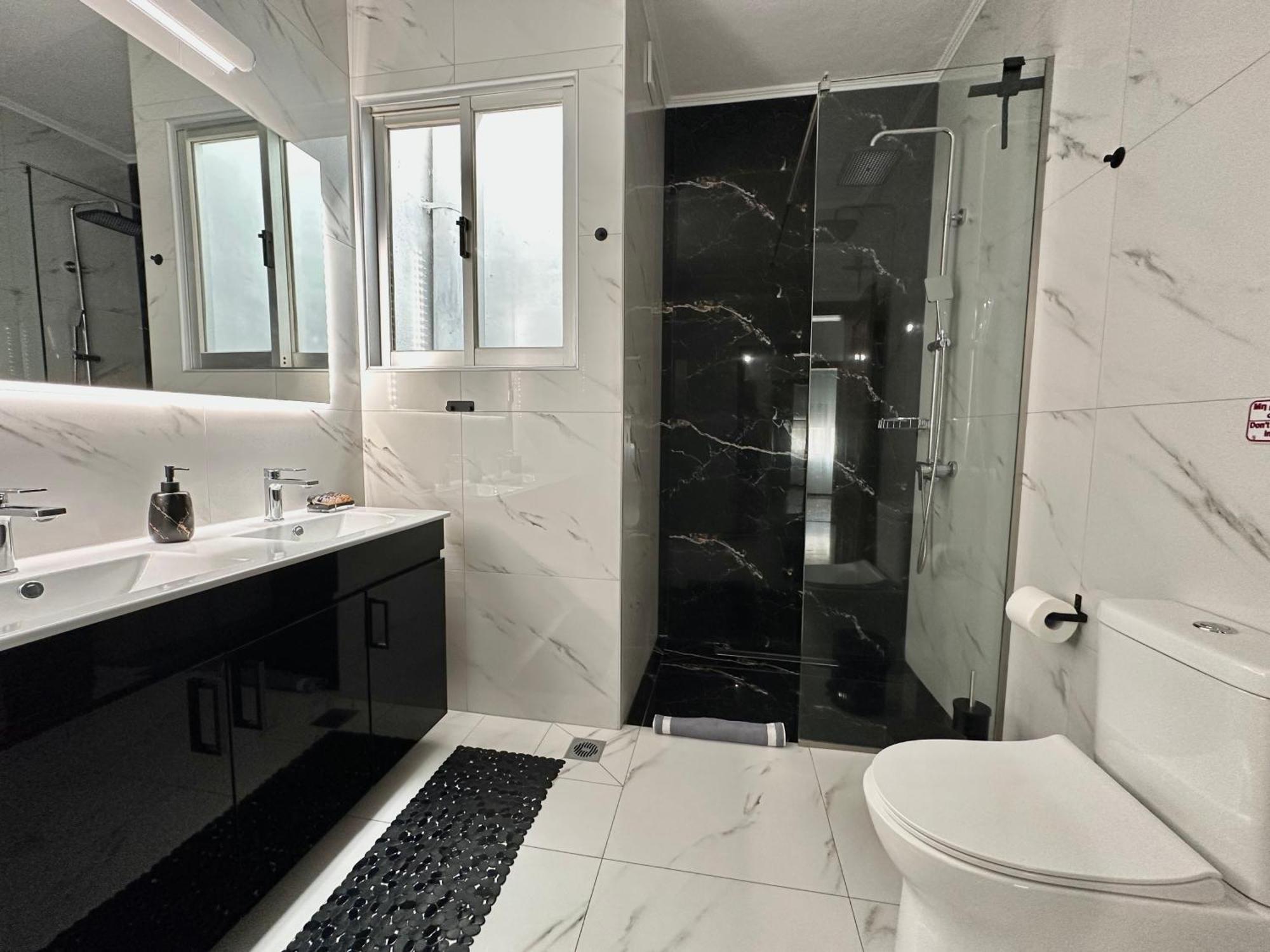 W Pearl Suite Néa Péramos 외부 사진